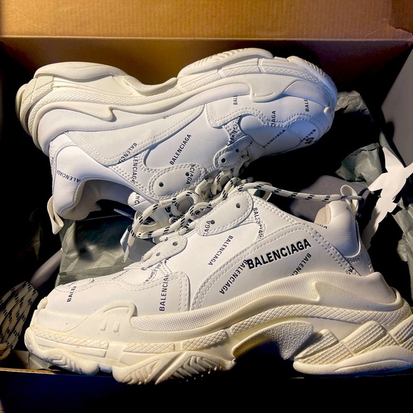 Balenciaga Triple S - Picture 1 of 15